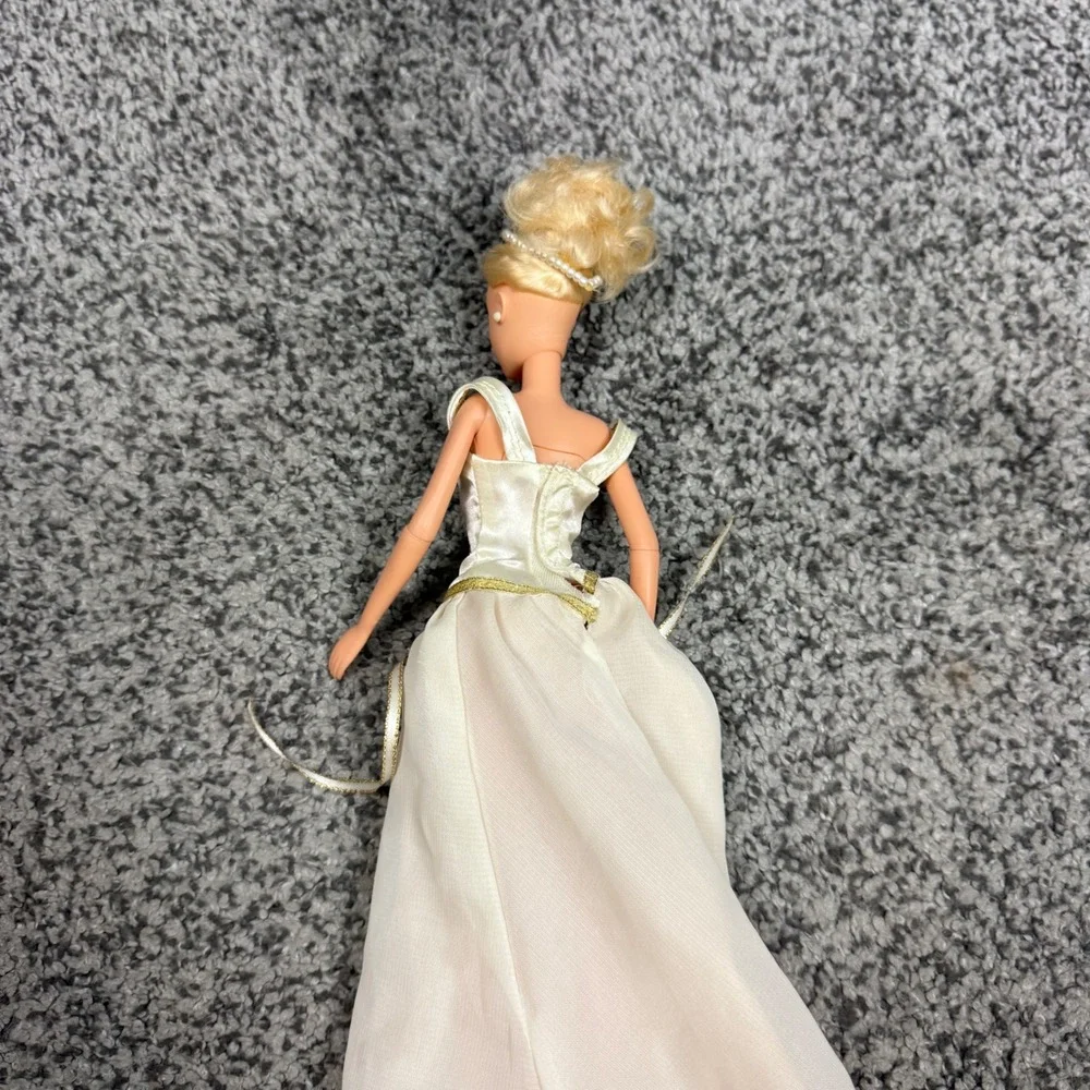 Taylor Swift Doll Jakks Pacific OS Cream Love Story Ball Gown Music Video 2009